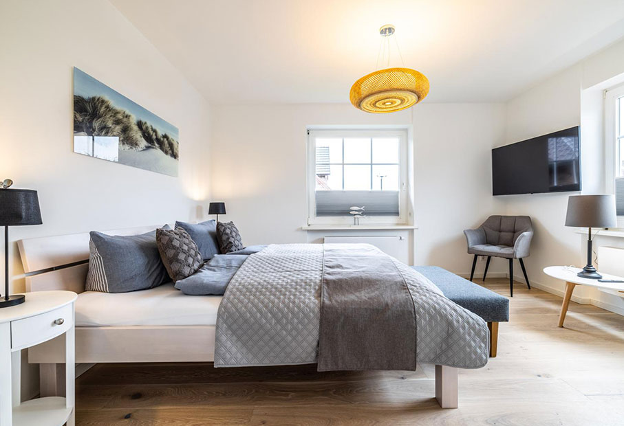 Schlafzimmer für 2 Personen mit Fernseher