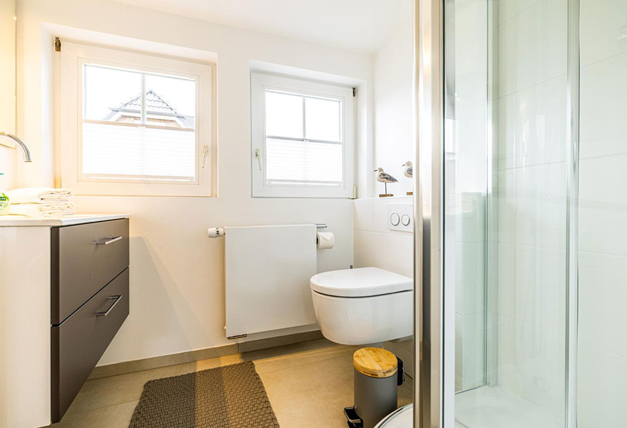 Weiteres Badezimmer mit Dusche